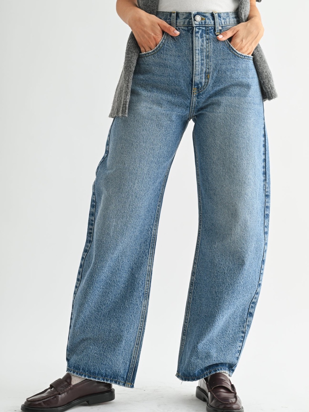Just Black Denim Classic Barrel Jeans Medium Wash Rigid size 27 x 29” Inseam